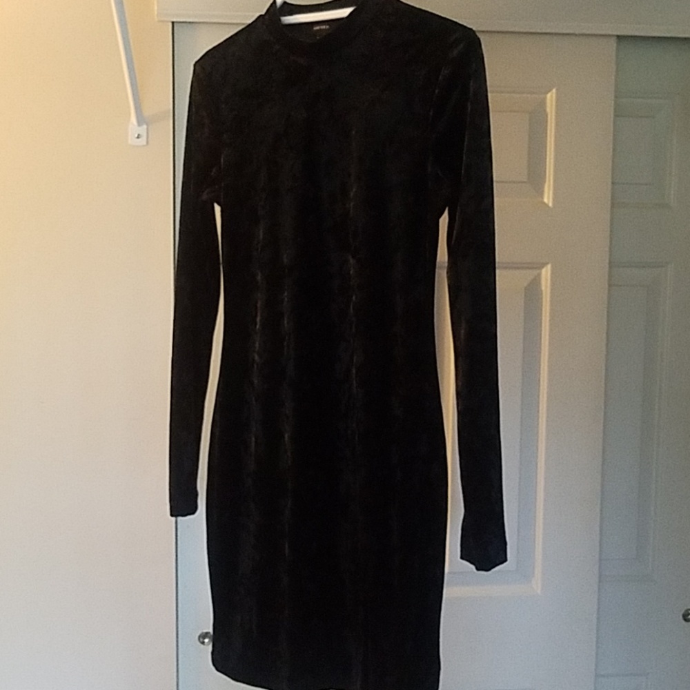 Forever 21 black valor mini dress